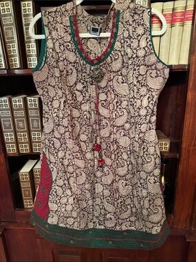 Boho Paisley Sleeveless Tunic Top - Brown & Cream with Green Trim kantha type.